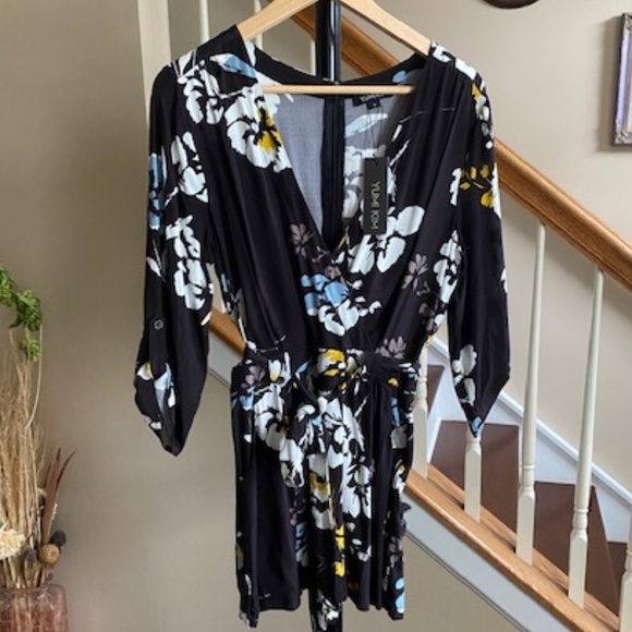 NEW Yumi Kim Floral Liz Romper in Love Triangle Size Small - Picture 4 of 17